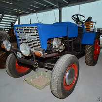 In der ehemaligen DDR entstanden für den Privatgebrauch viele Traktoren im Eigenbau. Not macht erfinderisch. (Agroneum Alt Schwerin, August 2012)