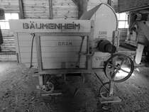 Ein Dreschkasten im Agroneum Alt Schwerin. (April 2009)