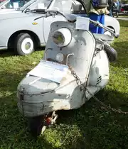 =angeketteter Peugeotroller steht bei der Veterama zum Verkauf, 10-2017