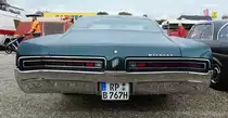 =Buick Wildcat steht auf dem Ausstellungsgelände der Veterama, 10-2017