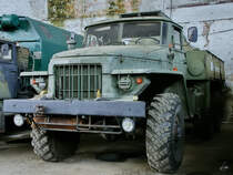 Ein Ural 375D mit Trinkwasserbehälter im Technik Museum Pütnitz. (August 2006)