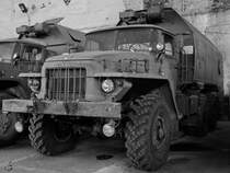 Ein Ural 375D mit leicht absetzbarem Koffer Typ 2 im Technik Museum Pütnitz. (August 2006)