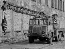 Der Kran ZSH 6 auf einem STAR-Fahrgestell stammt aus polnischer Produktion. (Technik Museum Pütnitz, August 2006)