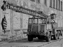 Der Kran ZSH 6 auf einem STAR-Fahrgestell stammt aus polnischer Produktion. (Technik Museum Pütnitz, August 2006)