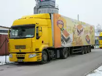 Renault Sattelzug mit einem 40 t-Auflieger unterwegs für  THOKS  Thüringer Obstkuchen Spezialitäten  am 08.02.2018 in Naumburg.