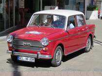 Ein NSU FIAT Europa Luxus bei der 29. Viersener Oldtimer-Rallye am 27.05.2017