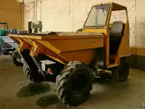 Ein Waran 1501 Vorderkipper im Technik Museum Pütnitz. (August 2006)