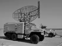 Ein Ural-375D mit Sekundärradar 1L22 Parol im Lufwaffenmuseum Berlin-Gatow. (August 2005)