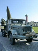 Ein LKW Magirus-Deutz Jupiter mit einer MGM-31A Pershing 1A Rakete auf dem Sattelzugauflieger im Lufwaffenmuseum Berlin-Gatow. (August 2005)