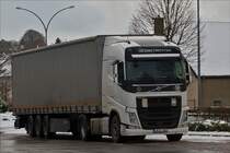 . Volvo Sattelzug gesehen am 12.02.2018 im Norden von Luxemburg.