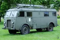 Ein Scania-Vabis 8116 mit Funkstation TMR-9 der schwedischen Luftwaffe. (Linköping, Juni 2012)