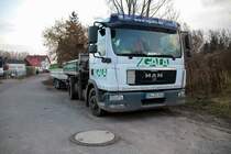 MAN TGL 12.220 der Zscherbener Garten- und Landschaftsbau GmbH (SK-ZG-910) wurde in Zscherben, Angersdorfer Straße, geparkt. [14.1.2018 | 15:27 Uhr]