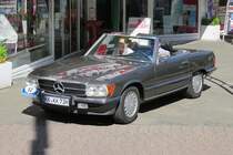 Ein Mercedes-Benz SL bei der 29. Viersener Oldtimer-Rallye am 27.05.2017