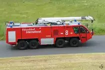 Ein MAN/Rosenbauer/H-Rett Snorkel GFLF 14000/500 Großflughafenlöschfahrzeug am Flughafen Düsseldorf. (Mai 2004)