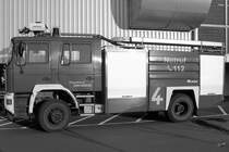 Ein MAN/Rosenbauer Flughafenlöschfahrzeug am Flughafen Düsseldorf. (Juni 2004)