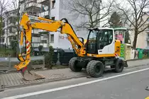 D&S Liebherr 912 Compact am 17.02.18 in Langen (Hessen)