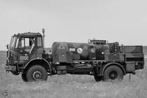 Ein DAF YF-4442 Flugfeldtankfahrzeug der Niederländischen Luftwaffe. (Volkel, Juni 2004)