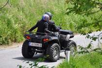 Quad Polaris auf der Pänderstrasse in Lochau (2015-05-25) [Kennzeichen anonymisiert]