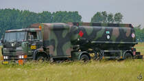 Ein DAF 1700 Flugfeldtankfahrzeug der Niederländischen Luftwaffe.  (Volkel, Juni 2004)