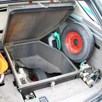 Das fünfte Rad am Saab 9-5 Friction Tester im Juni 2004 am Flughafen Dortmund. 