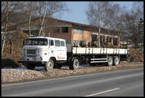 Keine Ahnung um was für einen speziellen IFA es sich hier handelt. Ich sah ihn am 21.2.2018 in Sonneberg. Als Sattelzug und das Führerhaus mit Doppelkabine hatte ich ihn bis dato noch nicht wahrgenommen. Vielleicht macht jemand dazu ergänzende Angaben.
