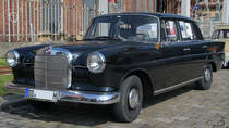 Ein Mercedes-Benz 190 (W110) im April 2017 in Dresden.