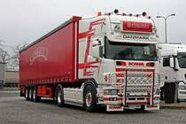 Was ganz nettes :) Scania 144L 460 Topline V8 aus Spanien mit Planensattel auf einem Parkplatz an der A44 zwischen Breuna und Zierenberg. 