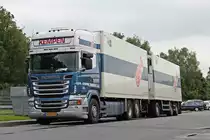 Scania R560 V8 Topline von Kempen als Kühlhängerzug auf einem Parkplatz an der A44 bei Diemelstadt. 15.06.2012
