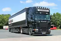 Scania R730 V8 Topline mit Planenauflieger von Metallurgica in Breuna A44. 25.05.2011