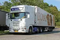 Scania 164L 580 V8 Topline 6x2/4 in einem Super Zustand mit Kühlauflieger auf einem Parkplatz zwischen Zierenberg und Breuna. 03.06.2011