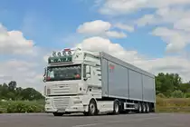 DAF XF 105.460 SSC von  K.A.J.  auf dem Lohfeldener Rüssel bei Kassel. 02.06.2012