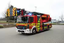 Feuerwehr Hofheim im Taunus Mercedes Benz Atego DLA(K)23/12 (Florian Hofheim
1-30) mit Rosenbauer XS2.0 Leiter am 17.03.18 bei einen Fototermin 
