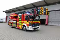 Feuerwehr Hofheim im Taunus Mercedes Benz Atego DLA(K)23/12 (Florian Hofheim 1-30) mit Rosenbauer XS2.0 Leiter am 17.03.18 bei einen Fototermin 