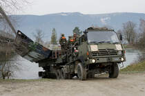 Militärfahrzeuge CH von Walter Ruetsch
Steyr 1491 310/S 37 6 x 6 Sattelschlepper 95 mit Brückenmodul im Dienste des Pontonier Bataillons 26 am 15. März 2018 bei Arch.
Foto: Walter Ruetsch