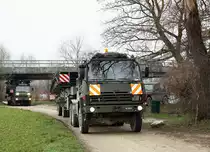 Militärfahrzeuge CH von Walter Ruetsch
Steyr 1491 310/S 37 6 x 6 Sattelschlepper 95 mit Brückenmodul im Dienste des Pontonier Bataillons 26 am 15. März 2018 bei Arch.
Foto: Walter Ruetsch