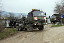 Militärfahrzeuge CH von Walter Ruetsch
Steyr 1491 310/S 37 6 x 6 Sattelschlepper 95 mit Brückenmodul im Dienste des Pontonier Bataillons 26 am 15. März 2018 bei Arch.
Foto: Walter Ruetsch