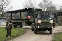 Militärfahrzeuge CH von Walter Ruetsch
Steyr 1491 310/S 37 6 x 6 Sattelschlepper 95 mit Brückenmodul im Dienste des Pontonier Bataillons 26 am 15. März 2018 bei Arch.
Foto: Walter Ruetsch