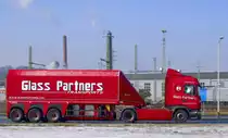 Scania Streamline mit Sattelaufleger zum Glass Tranzport, nahe der Glasswerke in Herzogenrath am 20.3.2018