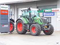 Fendt 313 vor Garage in Ins am 15.03.2018