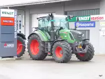 Fendt 313 vor Garage in Ins am 15.03.2018