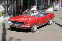 Ein Ford Mustang Cabrio bei der 29. Viersener Oldtimer-Rallye am 27.05.2017