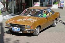 Ein Opel Rekord bei der 29. Viersener Oldtimer-Rallye am 27.05.2017