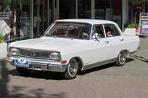 Ein Opel Admiral bei der 29. Viersener Oldtimer-Rallye am 27.05.2017