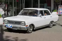 Ein Opel Admiral bei der 29. Viersener Oldtimer-Rallye am 27.05.2017