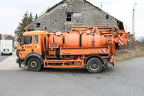 Mercedes Benz mit Kombinierten Saug-Spülaufbau mit Wasseraufbereitung am 24.03.18 in Neustadt (Hessen)