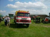 Die Feuerwehr ist da. Robur LO Manschaftswagen der Oldtimerfreunde Tanneberg beim Schleppertreffen in Berbersdorf 2008