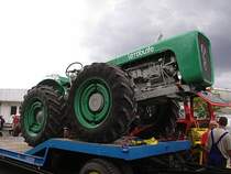 Der gr�ne D4K auf dem Tieflader der von einer Kraz Zugmaschine gezogen wurde.