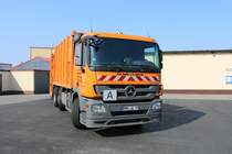 Max Spahn und Sohn KG Mercedes Benz Actros 2632 Pressmüllwagen mit Haller x2C Aufbau am 21.04.18 in Maintal bei einen Fototermin