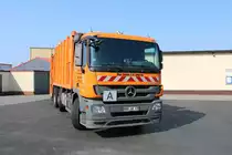 Max Spahn und Sohn KG Mercedes Benz Actros 2632 Pressmüllwagen mit Haller x2C Aufbau am 21.04.18 in Maintal bei einen Fototermin