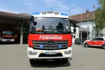 Feuerwehr Hochheim am Main Mercedes Benz Atego StlF20/25 (Florian Hochheim Main 1/40) mit Rosenbauer AT Aufbau am 22.04.18 bei einen Fototermin 